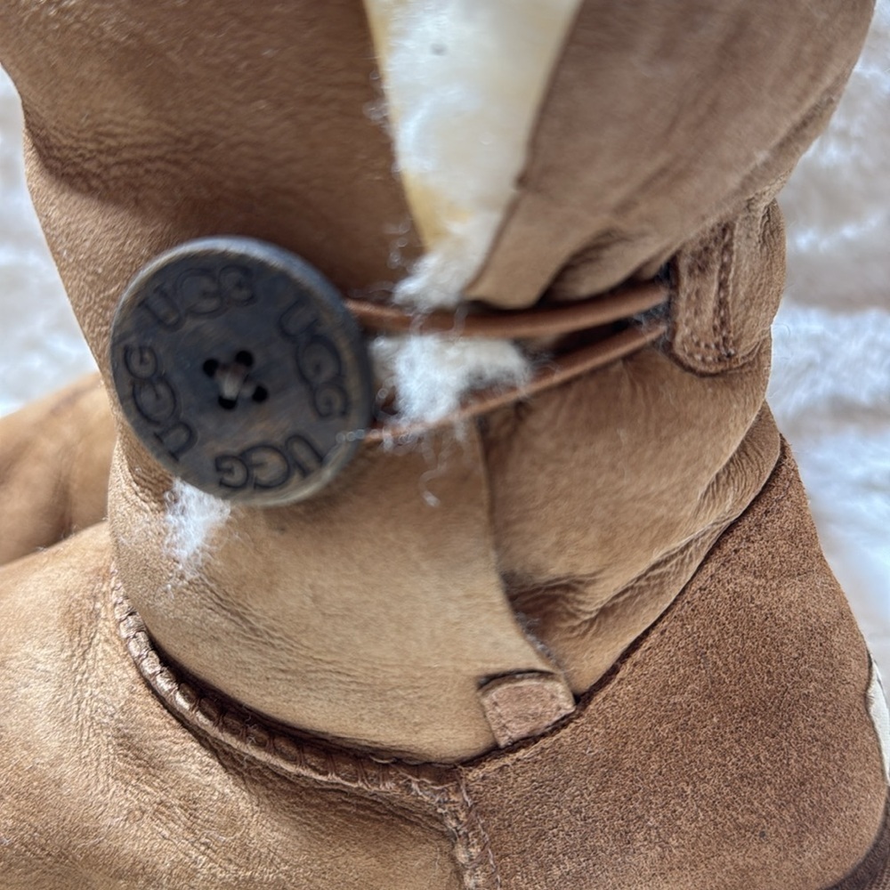 Ugg Bailey Button II Women Chestnut Size 8 - Picture 4 of 13